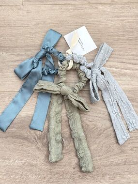 American Eagle Outfitters Ribbon Scrunchies
